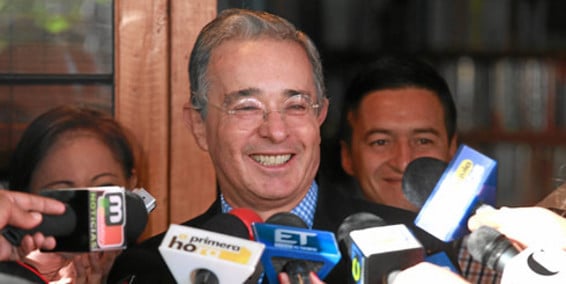 cu2 - Ladran los medios y Uribe cabalga