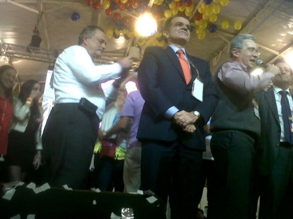 IMG-20131026-WA010 - Óscar Iván Zuluaga el candidato del Uribe Centro Democrático