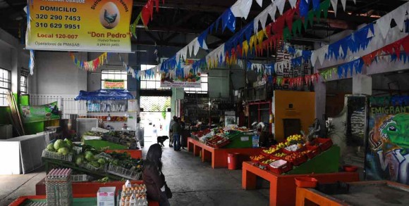 plaza de mercado 3 - La Plaza 20 de Julio celebra sus 40 años