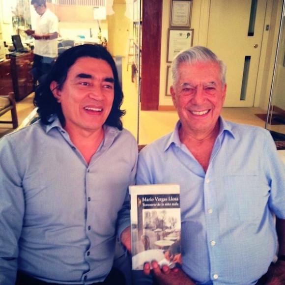 BeOoDFmIMAAjg6l - Gustavo Bolívar elegido por Vargas Llosa para adaptar su novela