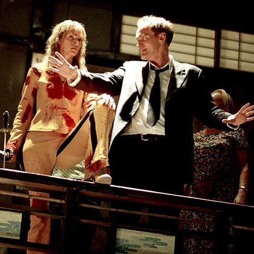 Quentin Tarantino le da instrucciones a Uma Thurman en el set de Kill Bill  - ¿Quentin Tarantino por fin enamoró a Uma Thurman?