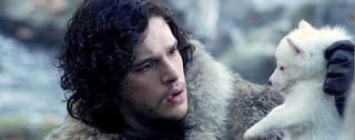 Cara de estreñido al conocer al guargo que lo acompañaría en el resto de la historia - Jon Snow, por mal actor, merecía su destino
