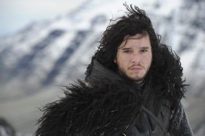 Cara de " A pesar de que hace un frío terrible en el norte, yo sigo siendo un papacito" - Jon Snow, por mal actor, merecía su destino