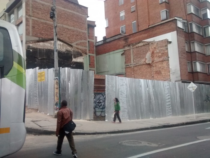 IMG_20160304_133524688 - Otra casa antigua que desaparece en Bogotá