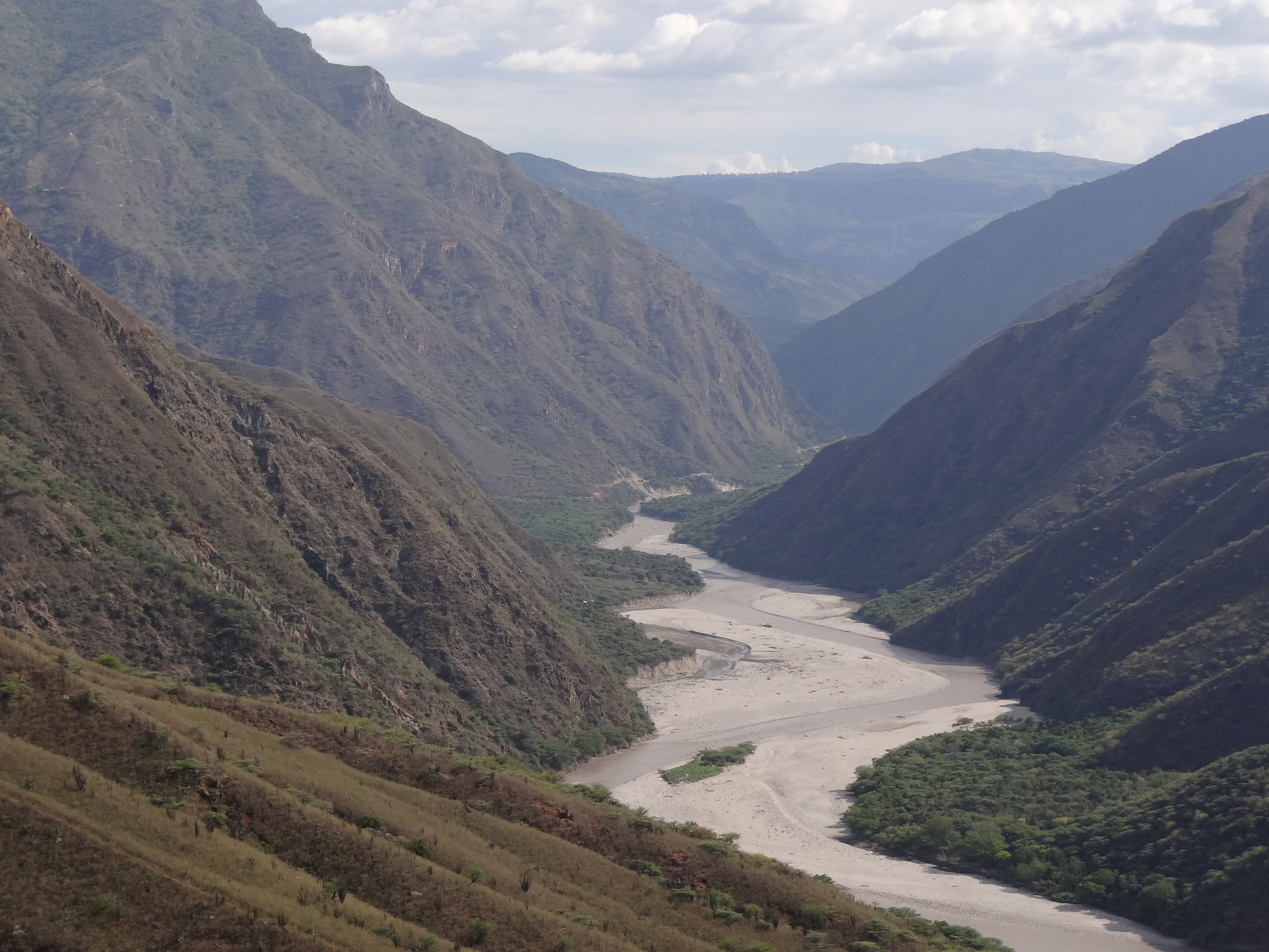 Una red de caminos a lo largo del cañón del Chicamocha