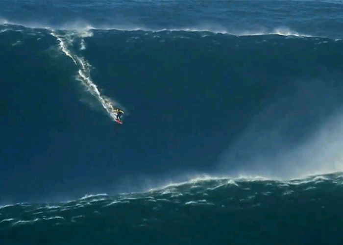 Con esta gigante ola se rompió el record mundial de surf