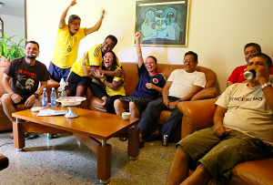 En La Habana, guerrilleros y civiles celebraron juntos el triunfo de Colombia