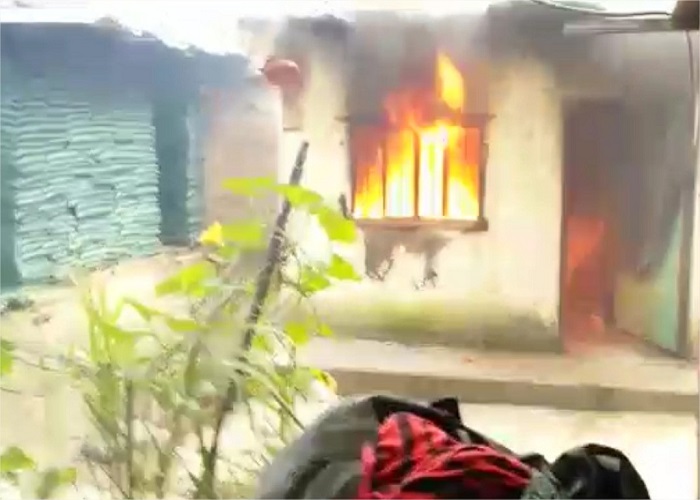 Farc obliga a pobladores a quemar Estación de Policía