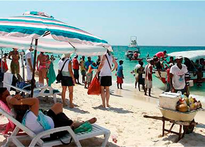 Playa Blanca, un paraíso en peligro