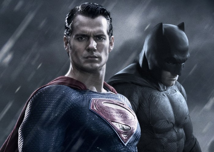 Respuesta al delirio de Iván Gallo: 'Batman Vs. Superman cine paramilitar'  