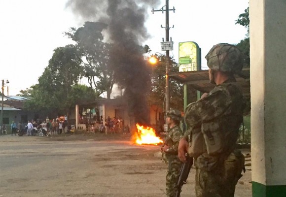 Se agrava la situación en el Caquetá: fuertes disturbios en rechazo a las petroleras