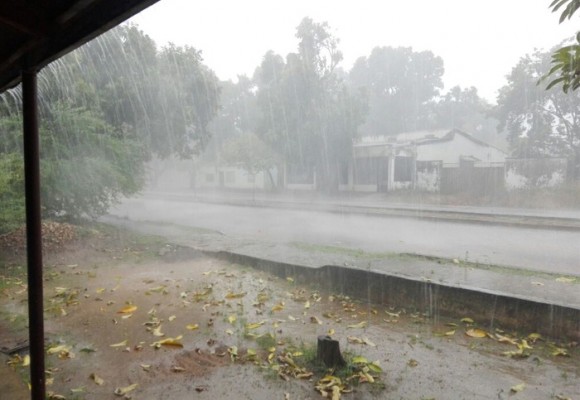 Video: tormenta arremete contra la capital del Vichada