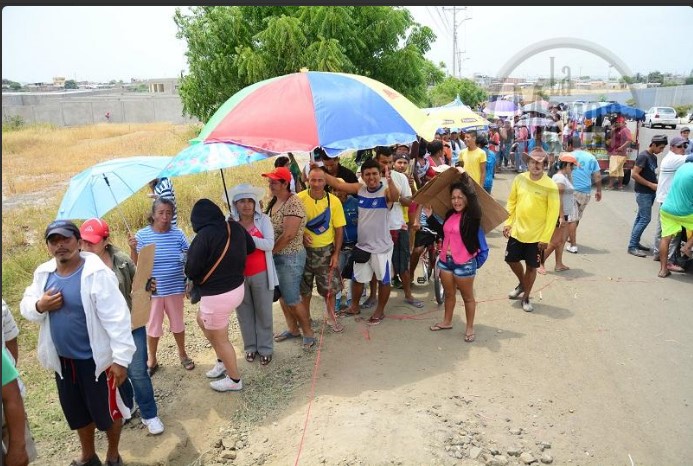 “Filas de personas escondidas en parqueadero de Cielo Redondo salieron a votar”