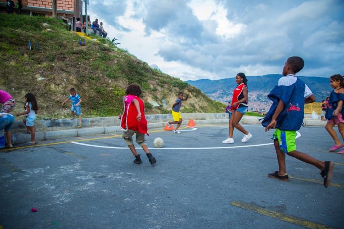  - El Cartel de los buenos: se buscan menores de 25 con ideas que salven vidas en Medellín