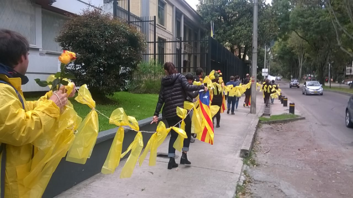  - Catalanes en Bogotá se movilizan en defensa de la libertad de expresión y de sus presos políticos