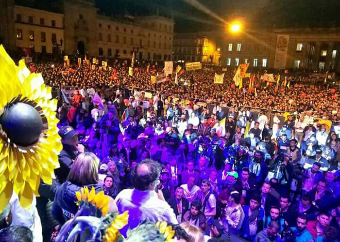 ¿Por qué había girasoles en el cierre de campaña de Petro?