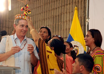  - La guajira que logró el saludo más largo de Duque en el besamanos