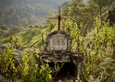  - Entre la maleza desaparecen las tumbas en el Cauca. FOTOS - Página 3 - El Cauca: señales de vida - Página 3