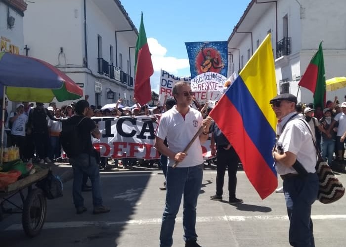 Rector de la Unicauca sale a marchar con sus estudiantes en Popayán