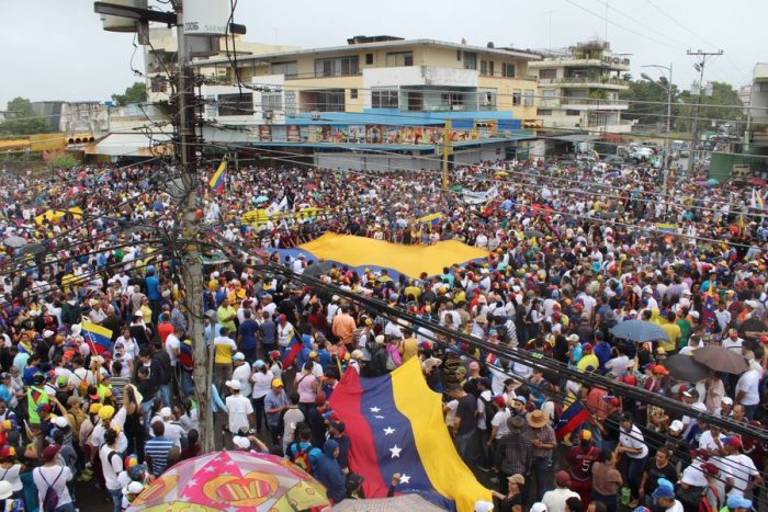  - Maduro enfrentado a ríos de gente: ¡No más!