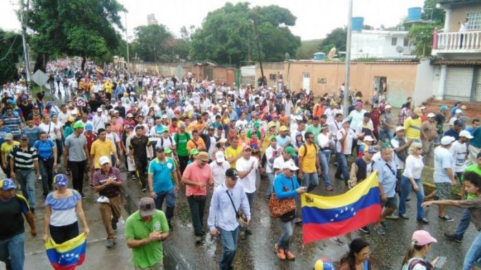  - Maduro enfrentado a ríos de gente: ¡No más!