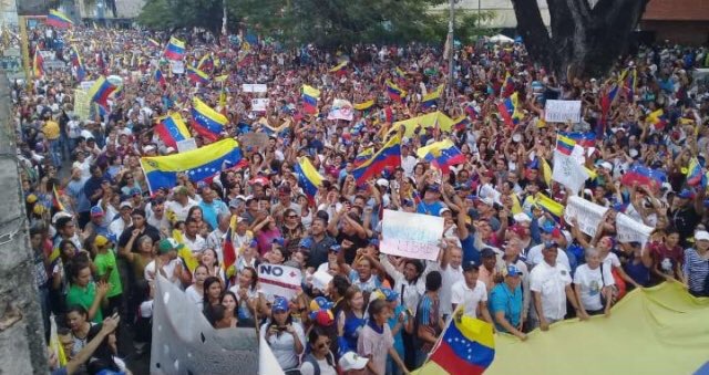  - Maduro enfrentado a ríos de gente: ¡No más!