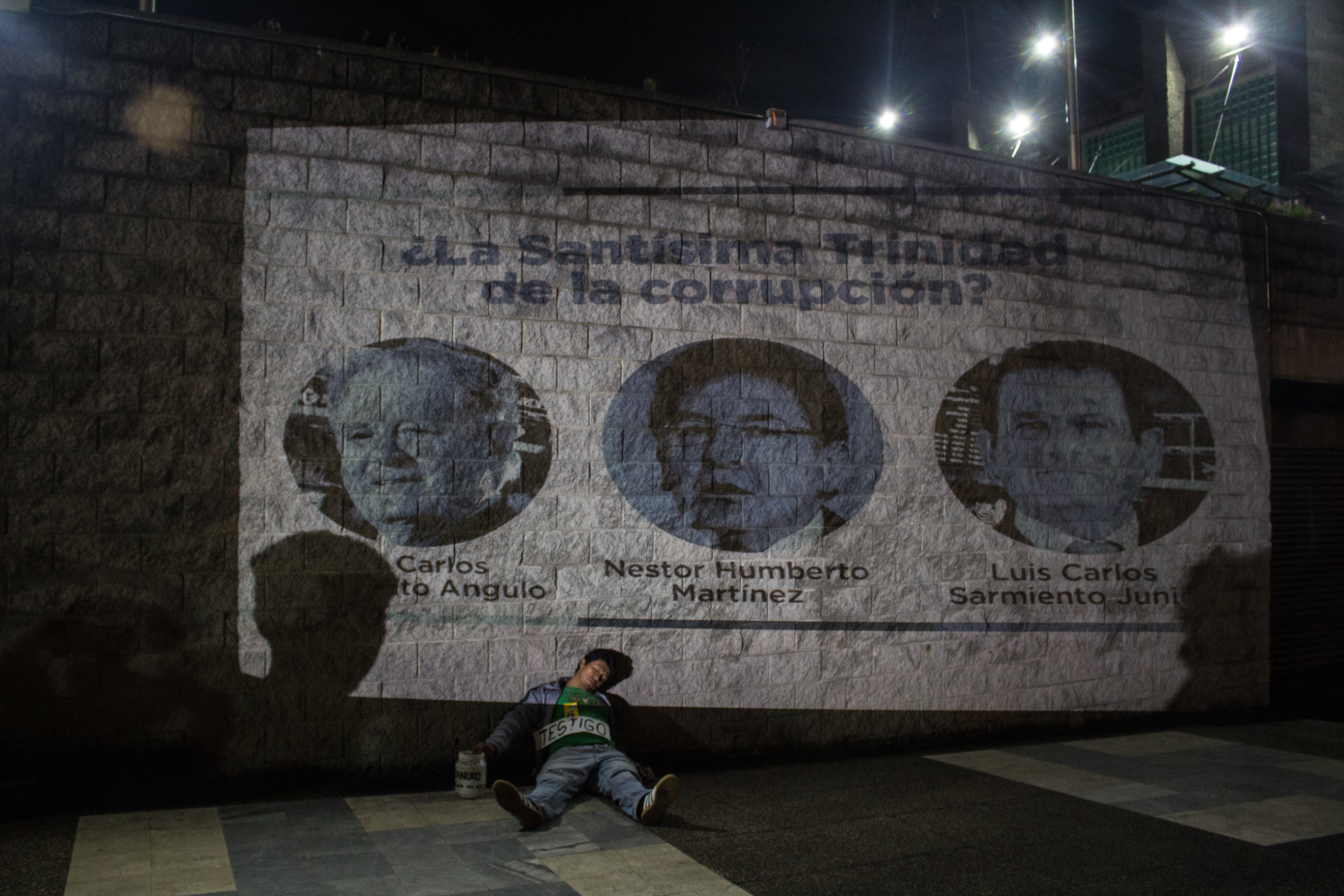  - Menos masivo, pero más influyentes: nuevo plantón contra el fiscal Martínez