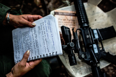  - La imagen de una guerrillera mostrando con desparpajo su embarazo podría llevarse World Press Photo