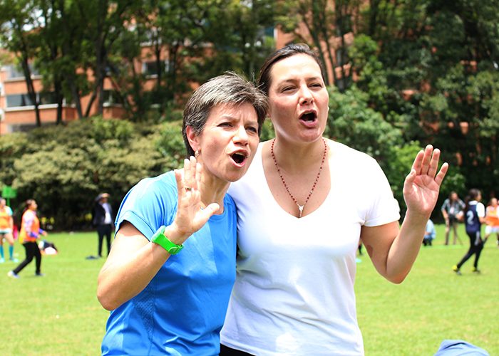  - Claudia López y Ángela Garzón se la juegan por las futbolistas