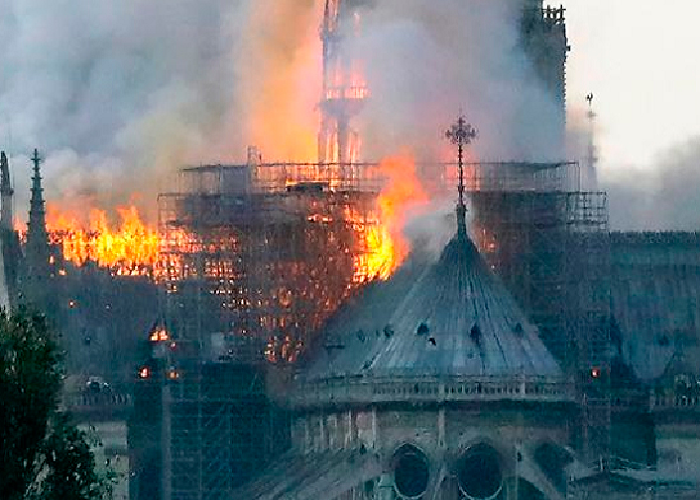 Notre Dame, más que un golpe al arte