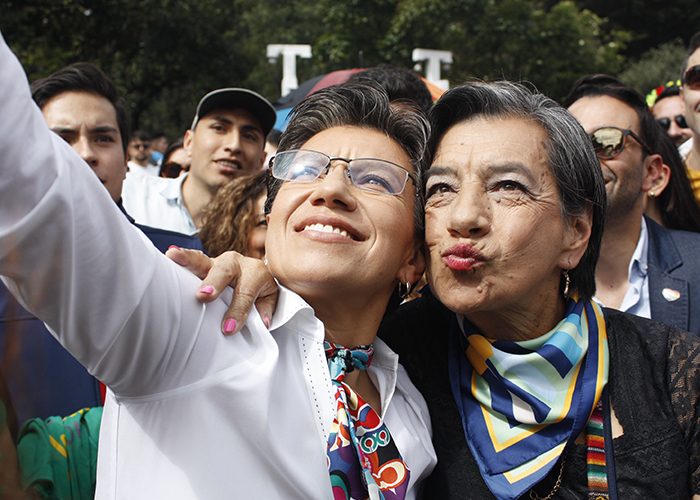  - [FOTOS] A pesar del frío y la lluvia, los gays hicieron de Bogotá una fiesta