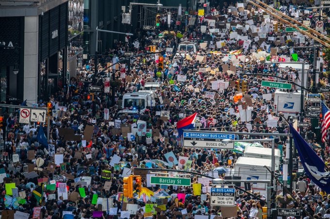  - Millones de personas marchan en contra del cambio climático