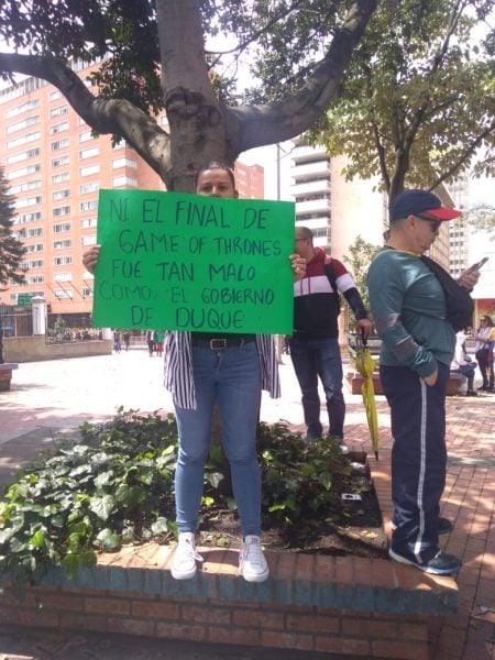  - ¿Qué pide la gente que salió a la calle?