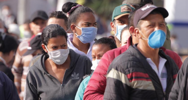  - Les prohiben a los venezolanos entrar a plazas de mercado en Bogotá. Video