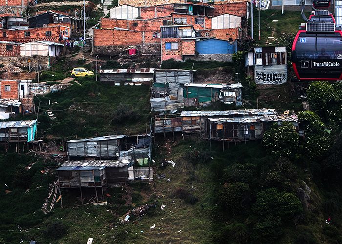  - En lo alto de Ciudad Bolivar, un barrio se ahoga olvidado por el COVID 19