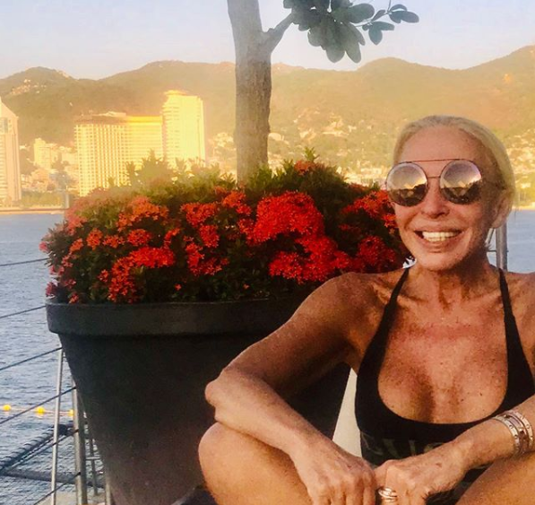  - Laura Bozzo sorprende a sus 64 años con diminuto bikini