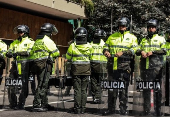 Carta de la esposa de un Policía a Nicolás Gaviria 