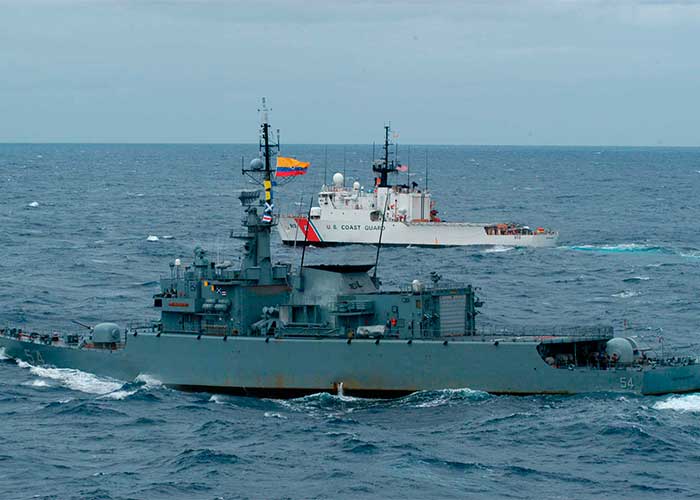 Con 500 navíos la Armada colombiana defiende ríos y mares