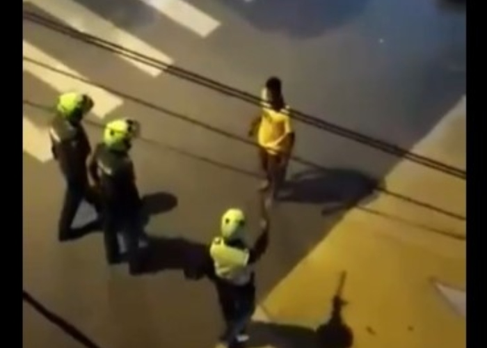 El Bruce Lee venezolano: diez policías no pueden contra él. VIDEO
