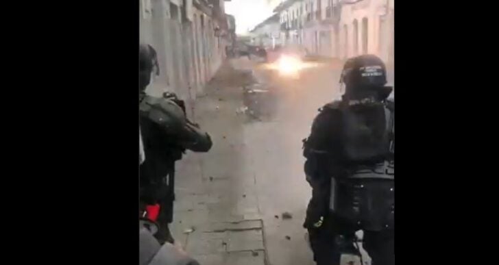  - Inhumano ataque del ESMAD a manifestantes desarmados en Popayan. VIDEO