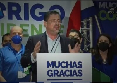  - Rodrigo Chaves, el antisistema que ofreció el cambio, ganó en Costa Rica