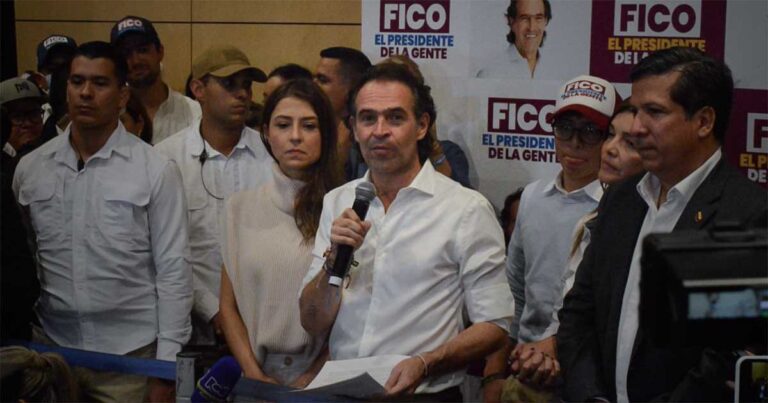  - La noche en la que los simpatizantes de Fico se pusieron las gorras de Rodolfo Hernández
