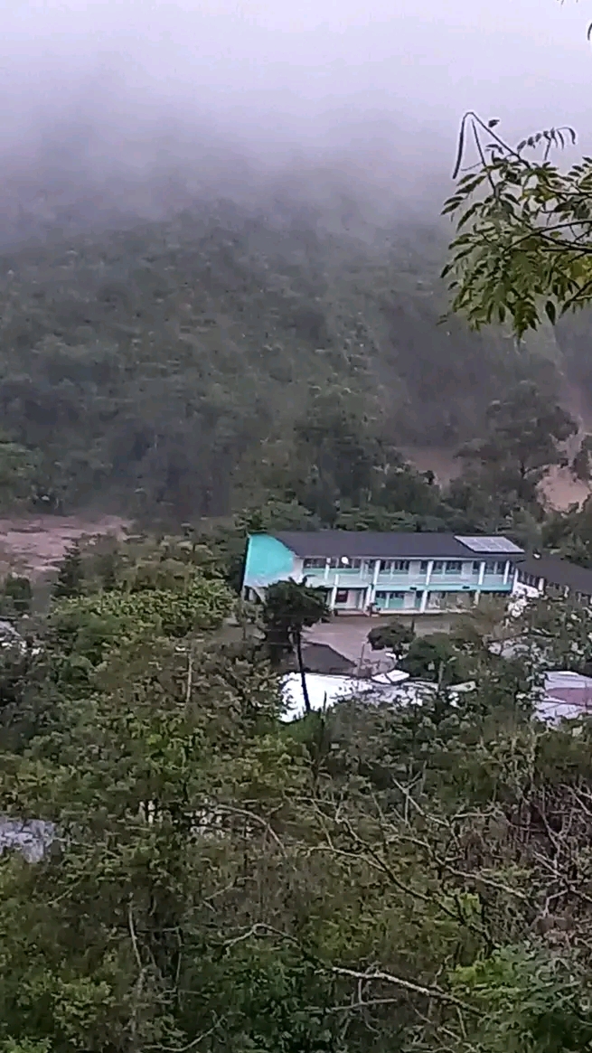  - Avalancha en Inzá, Cauca, deja a 15 familias sin casa y 103 viviendas afectadas