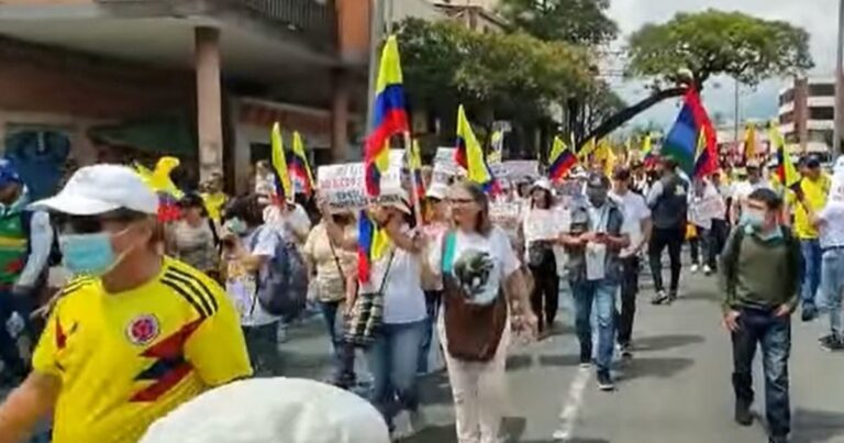  - El fracaso de las marchas de la derecha contra el gobierno de Petro