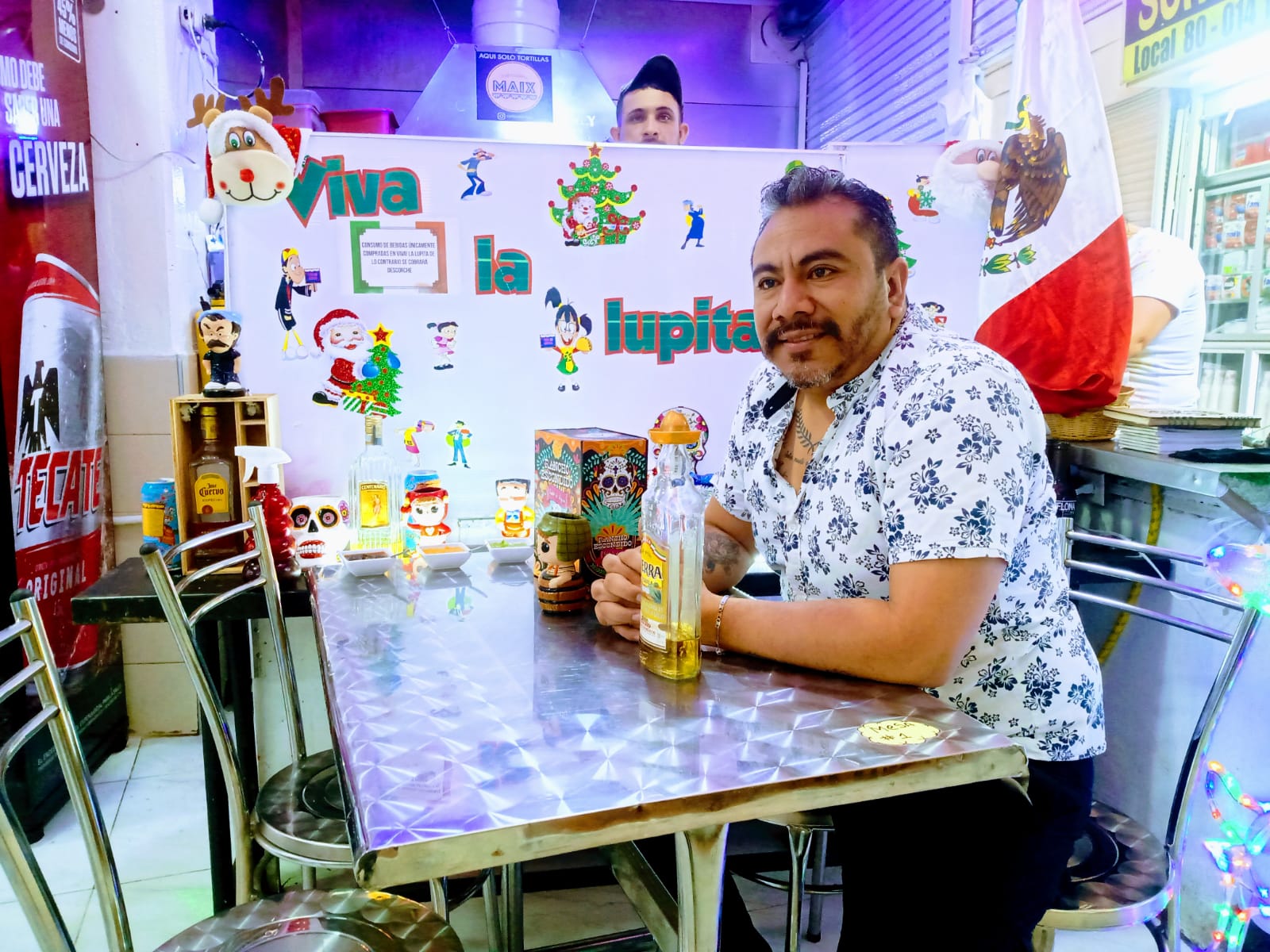  - El locutor mexicano que hace historia vendiendo tacos en la Plaza de Mercado de Paloquemao