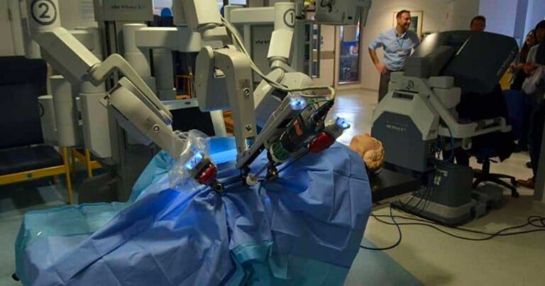 Cirugía con robots - Cómo funcionan las cirugías con robots que ya se hacen en Colombia