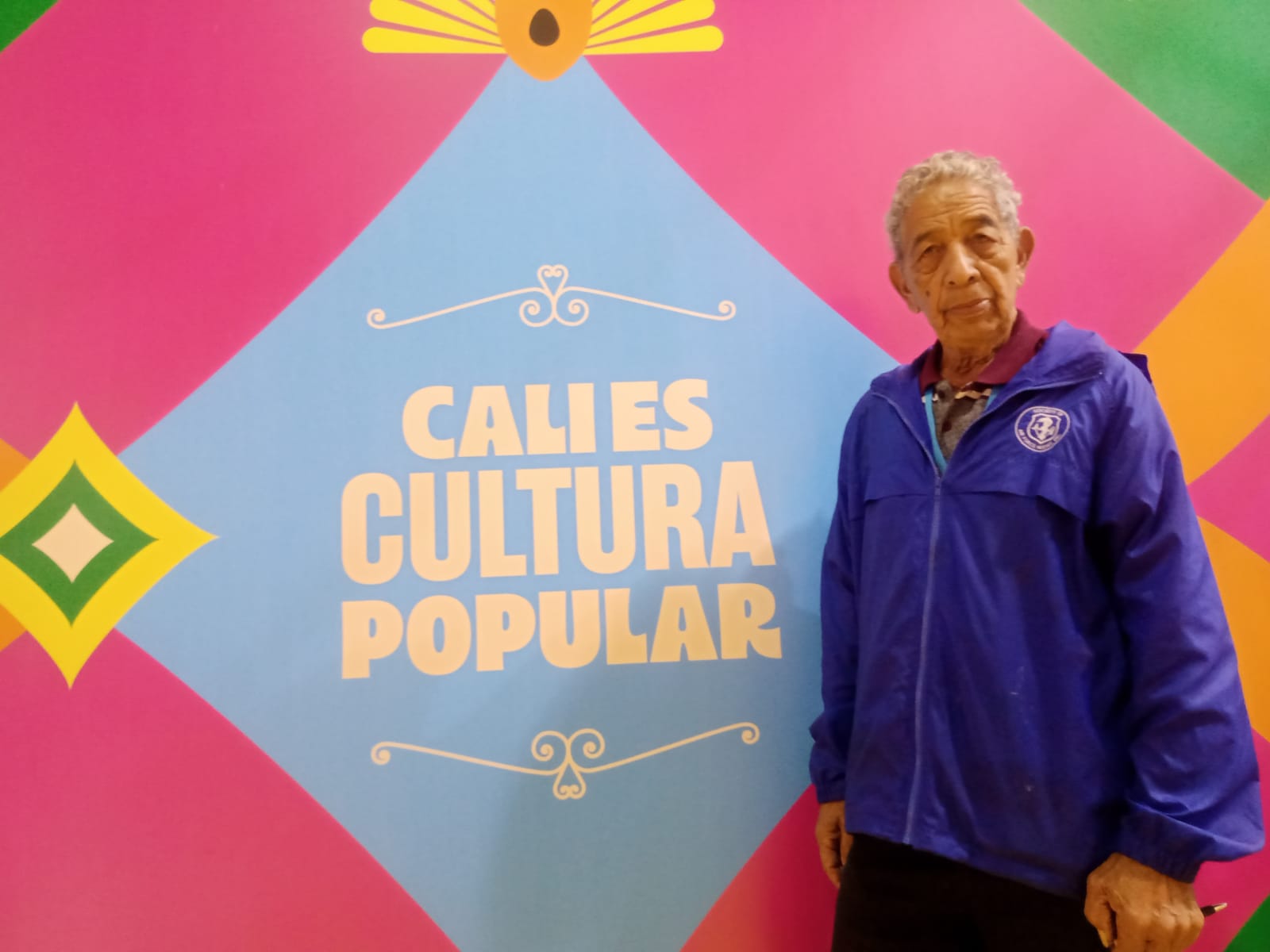  - El viejo albañil caleño que con 4° de primaria ha escrito 30 libros de salsa y música afroantillana