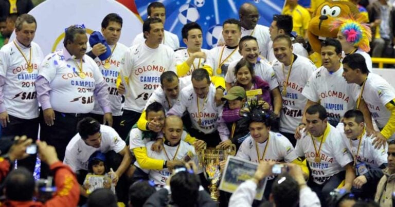 Selección Colombia de Futsal - Los jugadores de la selección Colombia de futsal que llevan 12 años esperando un regalo que el gobierno les prometió
