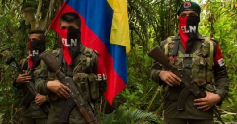  - Absurdo: es el ELN ("liberador del pueblo") quien pone el palo en la rueda y le hace juego a la derecha