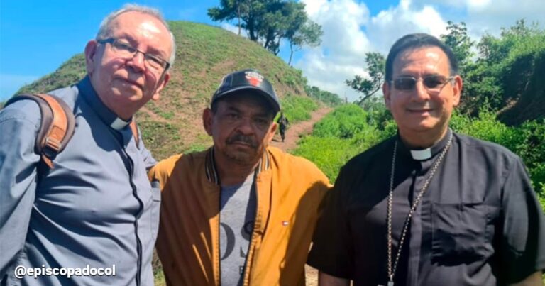 Curas Mane Díaz - Los 2 obispos a quienes el ELN les entregó al papá de Lucho Díaz
